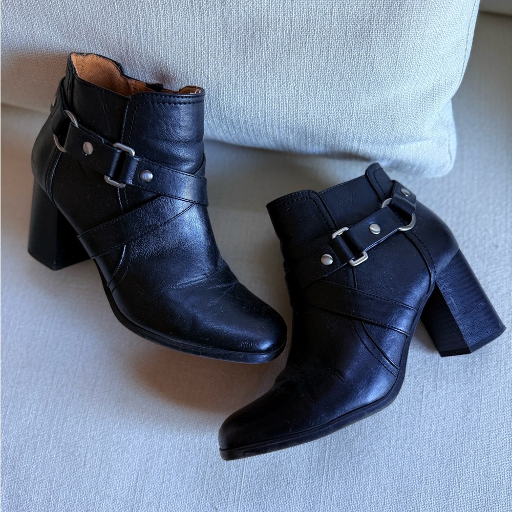 Natural Soul Coco black comfort sole moto ankle boots size 8